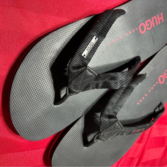 Hugo boss slides - Picture 2 of 2